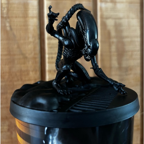 ALIEN ROMULUS XENOMORPH CUP - Picture 5 of 6